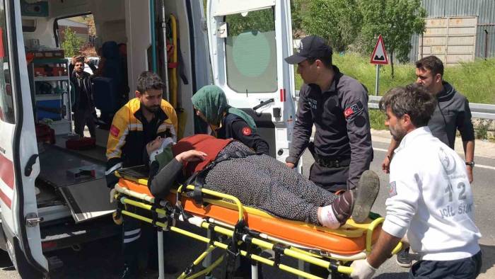 Elazığ’da Trafik Kazası: 2 Yaralı