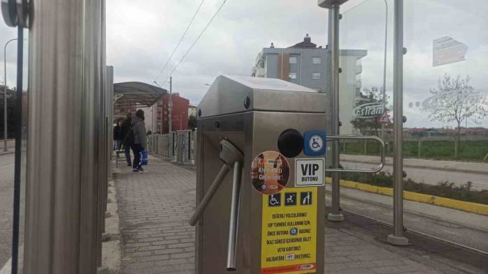 Turnike Kırılınca Fırsatçılara Gün Doğdu