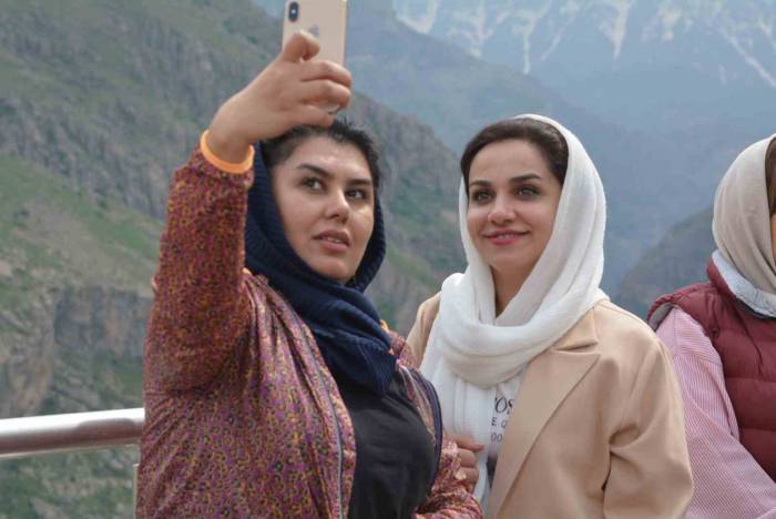 İranlı Turizmciler Hakkari’ye Hayran Kaldı