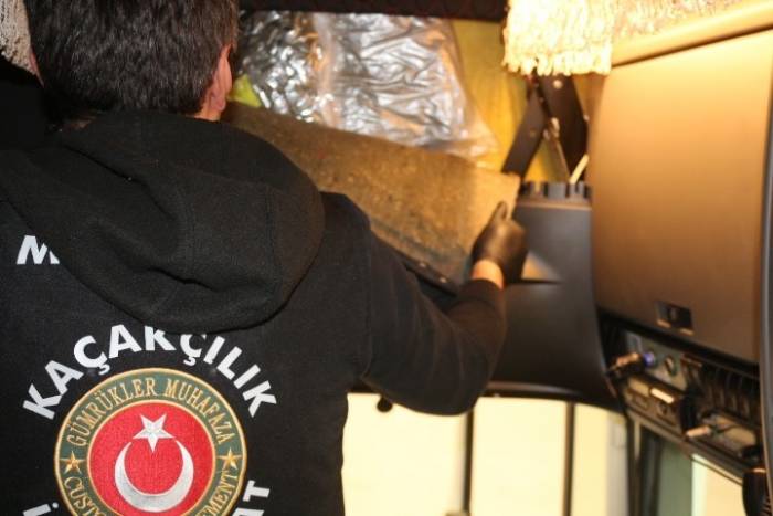 Hamzabeyli Sınır Kapısı’nda Uyuşturucu Operasyonu: 60 Kilo 756 Gram Esrar Ele Geçirildi