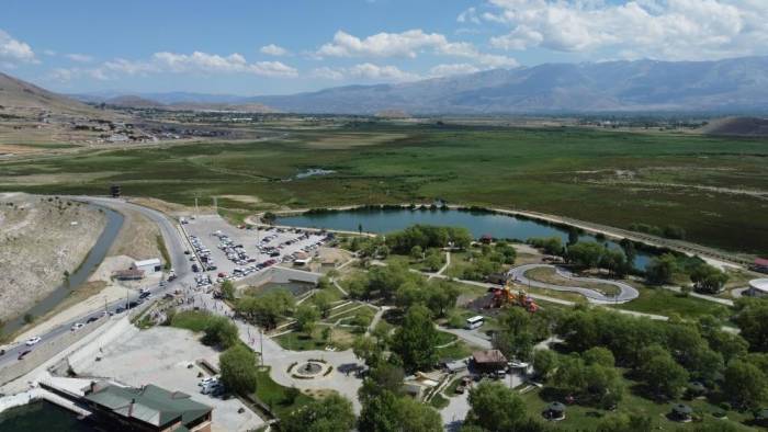 Havaların Isınmasıyla Ekşisu’ya Vatandaş Akını