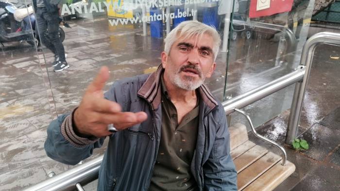 Kırmızı Işıkta Direksiyon Başındı Sızdı, ’içiyorsam Sebebi Var’ Dedi