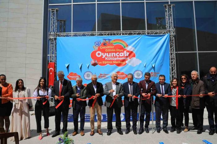 Muğla’da Büyükşehir Oyuncak Kütüphanesi Açıldı