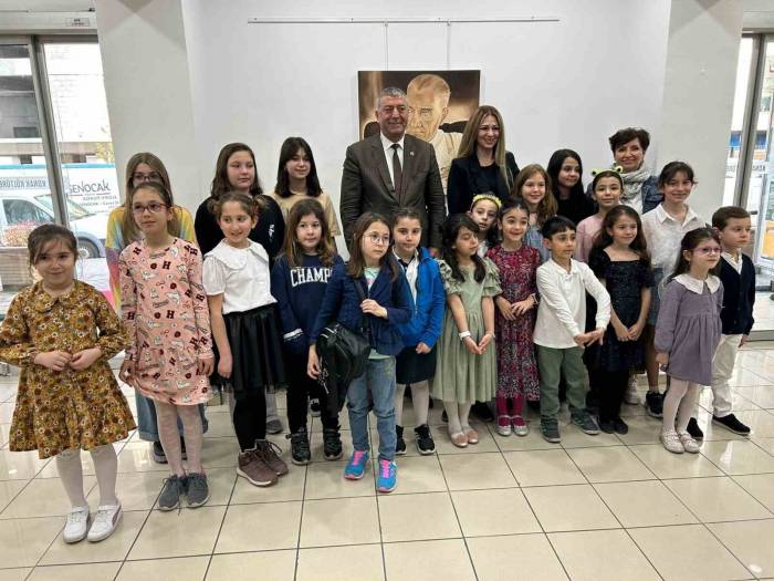 Nilüfer’de Kursiyerlerin Ebru Sergisi