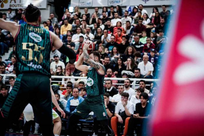 Pınar Karşıyaka, Bursaspor Deplasmanında