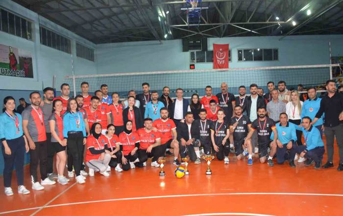 Silopi’de Kurumlar Arası Voleybol Turnuvası