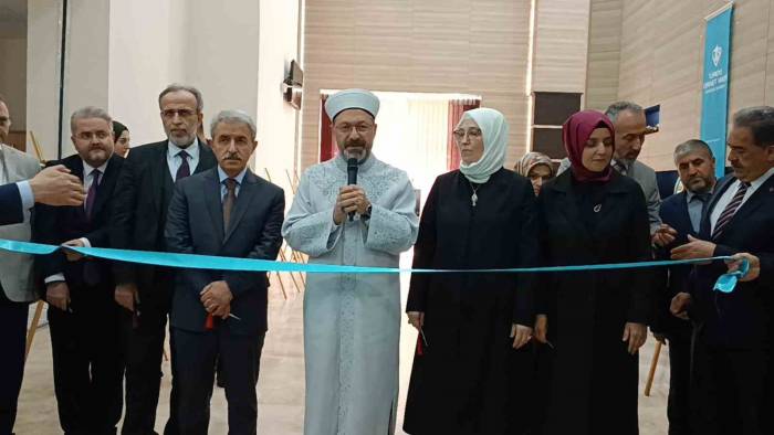 Diyanet İşleri Başkanı Erbaş, Tekirdağ Hafızlık Kız Kur’an Kursu İcazet Törenine Katıldı