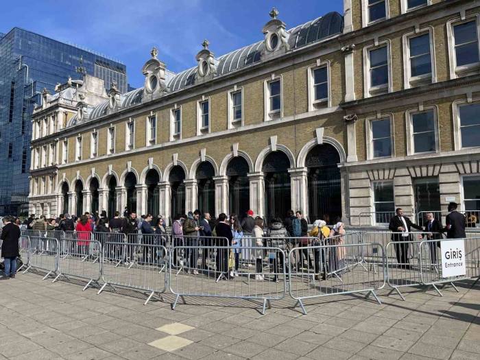 İngiltere’deki Türk Seçmenlerden Sandığa Yoğun İlgi