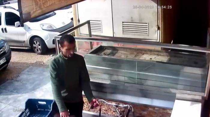Bu Da Kürdanlı Hırsız