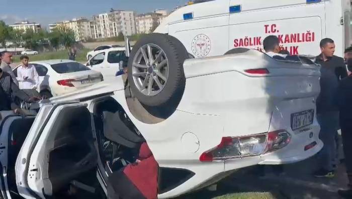 Batman’da Otomobil Takla Attı: 2 Yaralı