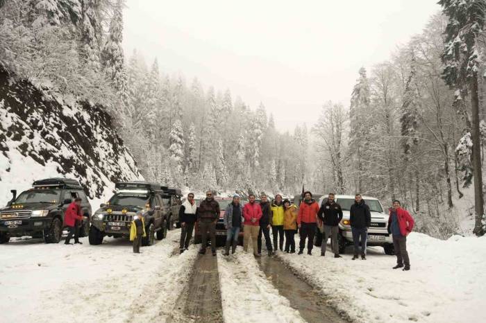 Baharda Yağan Karın Tadını Çıkarttılar