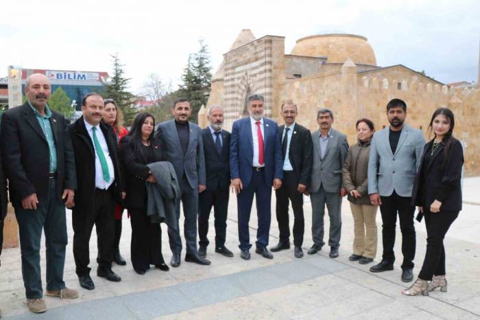 Myp’li Çayır: "seçmen, Ya Eski Türkiye Diyecek Ya Değişim"