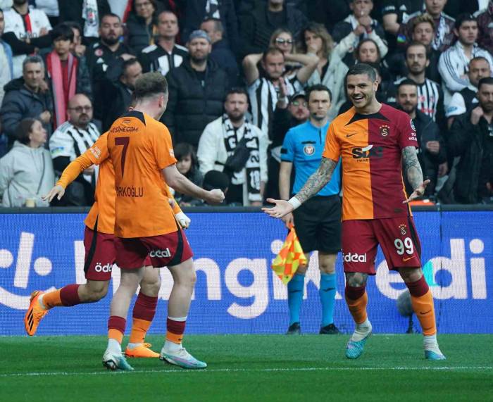 Spor Toto Süper Lig: Beşiktaş: 1 - Galatasaray: 1 (ilk Yarı)