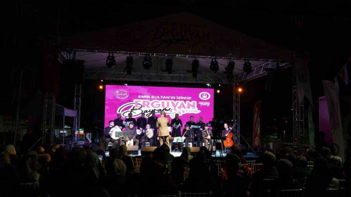 Erguvan Bayramı’na Yoğun İlgi