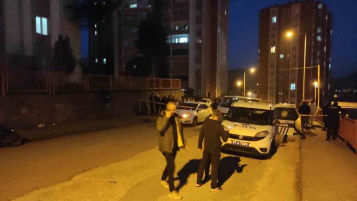 Boşanma Aşamasındaki Eşine Kurşun Yağdırdı: 1 Ölü