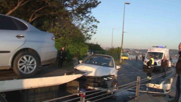 Beykoz’da İki Araç Kafa Kafaya Çarpıştı: 2 Yaralı