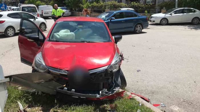 Elazığ’da Trafik Kazası: 2 Yaralı