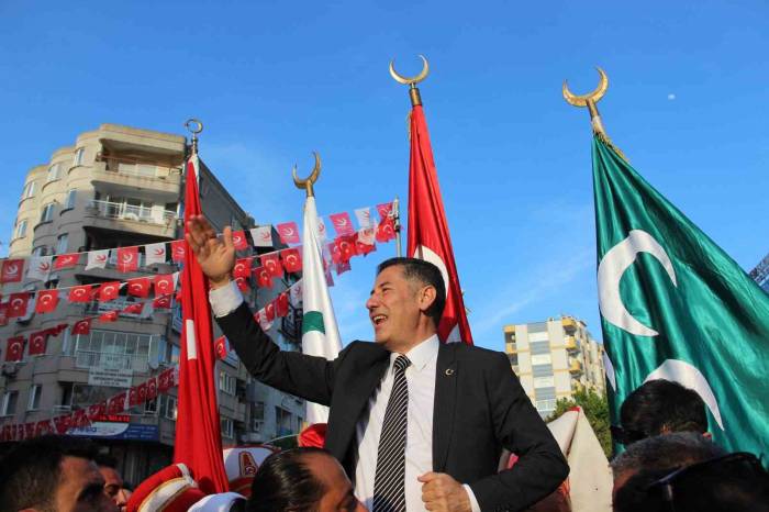 Manisalılar Meydanda Kılıçdaroğlu’nu, Caddede Oğan’ı Ağırladı