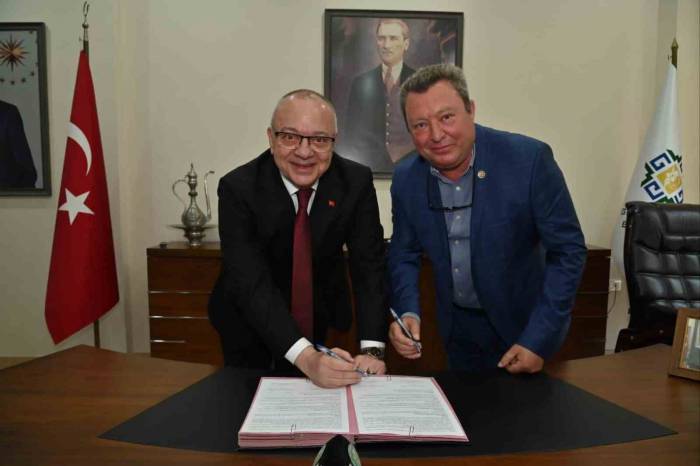 Büyükşehirden Gölmarmaralı Üreticilere Destek