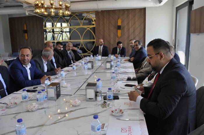 Zırhlıoğlu’na Elazığlı Hemşehrilerinden Tam Destek