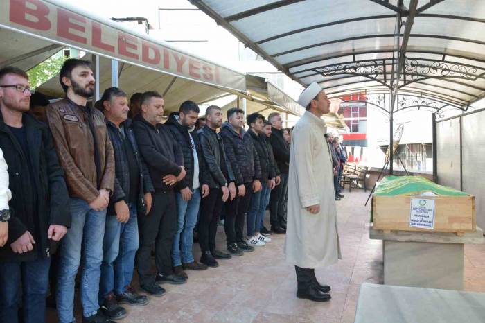 Sevgilisi Tarafından Öldürülen Şahıs Toprağa Verildi