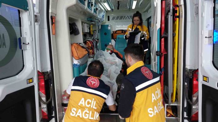Borcunu İstedi, 7 Yerinden Bıçaklandı