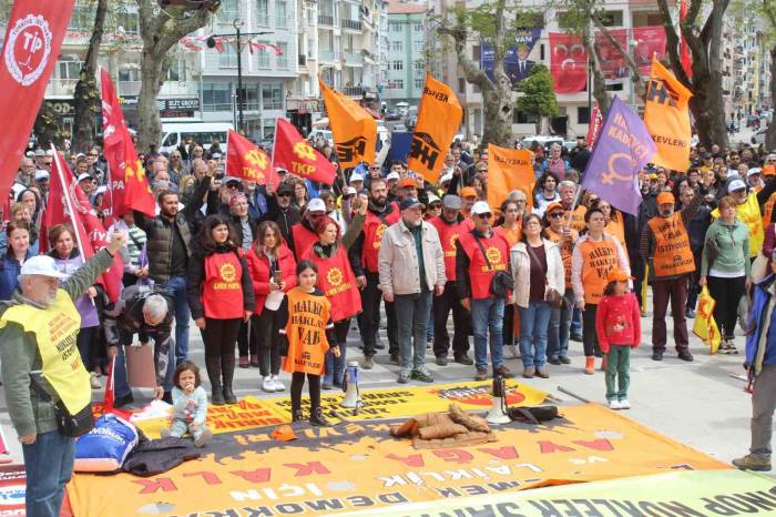 Sinop’ta 1 Mayıs Coşkuyla Kutlandı