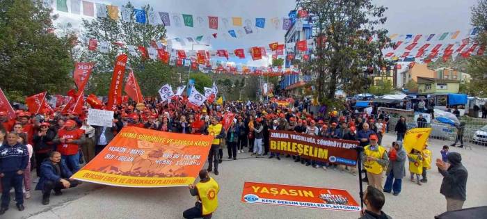 Tunceli’de 1 Mayıs Emek Ve Dayanışma Günü Coşkuyla Kutlandı