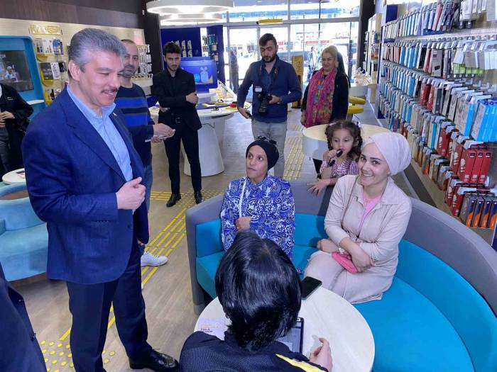 Ak Parti İstanbul 3’üncü Bölge Milletvekili Adayı Yüksel, Esenyurtlu Vatandaşlarla Buluştu