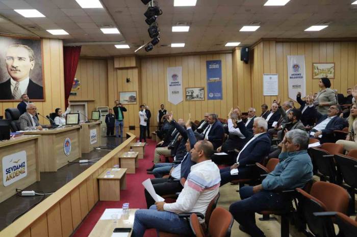 Gültak: "peşkeş Çekilen Arazileri Belediyeye Tekrar Kazandırdık"