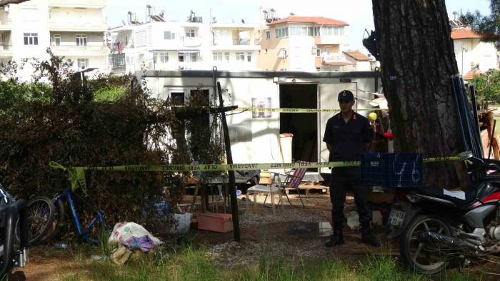 2 Çocuk Annesi Kadın, Ormanlık Alanda Yaşadığı Konteynerde Ölü Bulundu