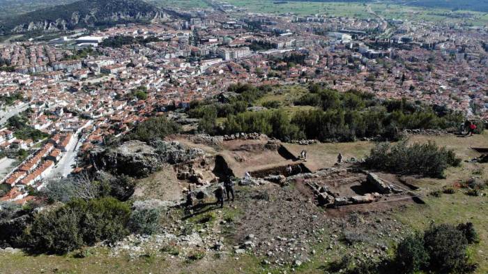 Mobolla’da 4 Bin 500 Yıllık Yaşamın İzleri Gün Yüzüne Çıkıyor