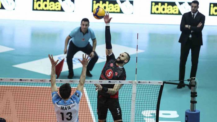 Axa Sigorta Efeler Ligi: Halkbank: 3 - Ziraat Bankkart: 1