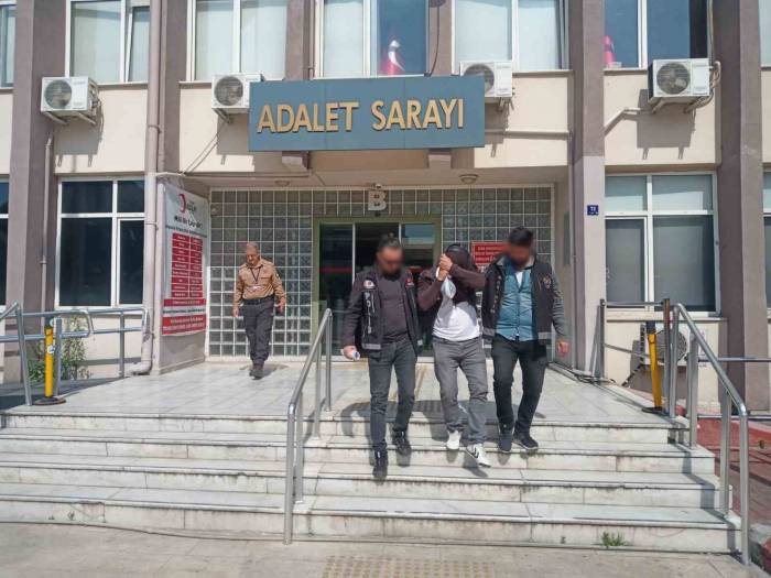 Torbacı Sevgililer Narkotikten Kaçamadı