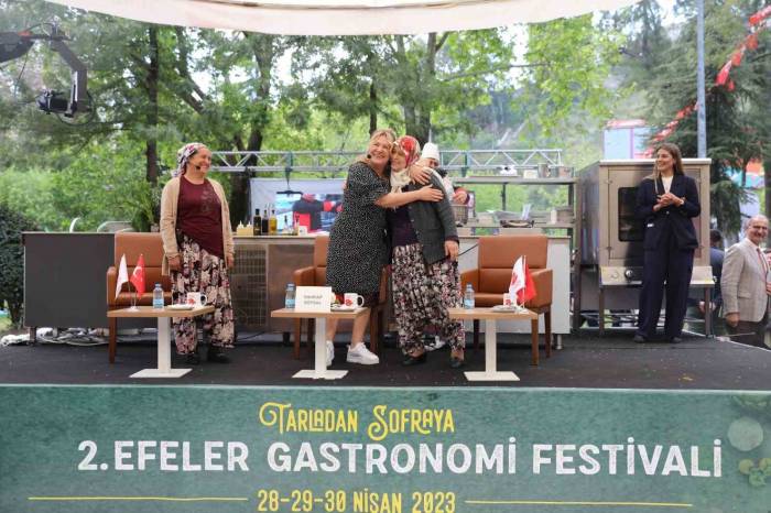Efeler’in Festivali Şehre Tat Kattı