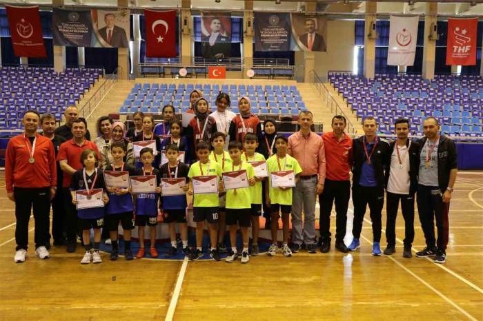 Aydın’da Badminton Grup Müsabakaları Tamamlandı