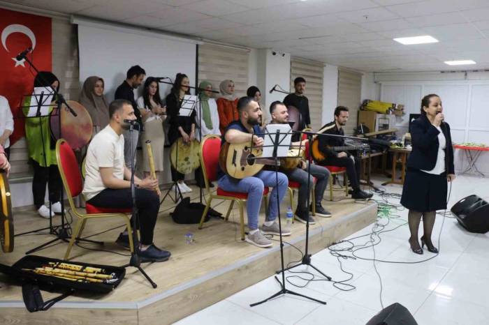 Batman’da Depremzedelere Konser