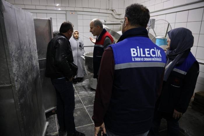 Bilecik’te Gıda Üretimi, Satışı Ve Toplu Tüketimi Yapan İşletmelere ‘işletme Kayıt Belgesi’ Verildi