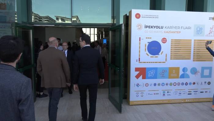 İpekyolu Kariyer Fuarı Kapılarını Açtı