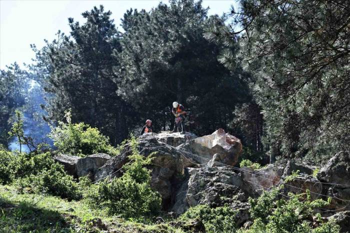 Bursa’yı Tehdit Eden Dev Kayalar Tehlike Olmaktan Çıktı
