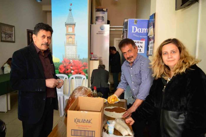 Eskişehir’de Yaşayan Bileciklilerden ‘çiğ Köfte’ Etkinliği