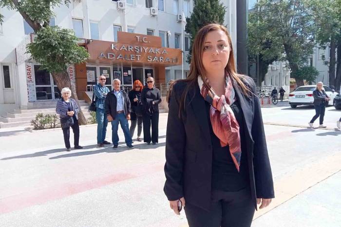 Kazada Annesini Kaybeden Ak Partili Milletvekili Adayından İzmir Büyükşehire Üst Geçit Tepkisi