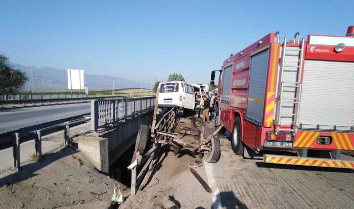 Manisa’da Korkutan Kaza: Aynı Aileden 6 Kişi Ölümden Döndü