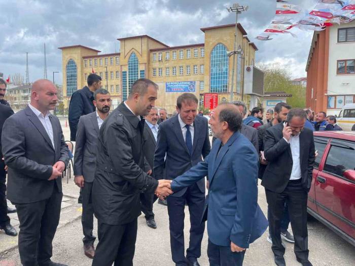 Macit Horasan’da, Çakır İspir’de Seçim Çalışmalarını Sürdürdü