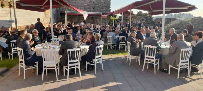 Karakoç: “üç Hilalli Bayrak Boynu Bükük Kalmasın”