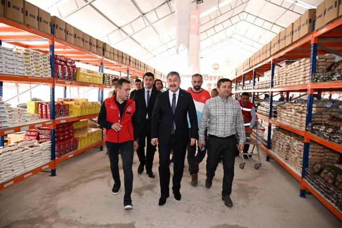 Osmaniye’de Sosyal Marketler Depremzedelerin Yaralarını Sarıyor