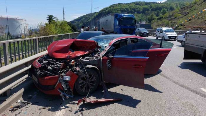 Samsun’da 4 Aracın Karıştığı Zincirleme Kaza: 3 Yaralı
