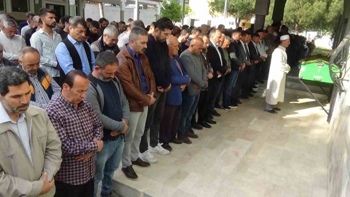 Edremit’teki Trafik Kazasında Ölen Altıntop Son Yolculuğuna Uğurlandı