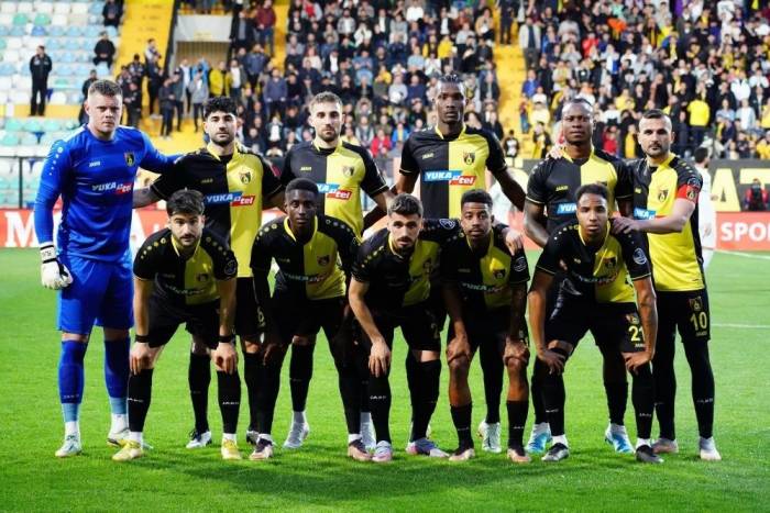İstanbulspor Düşme Hattında Rahat Bir Nefes Aldı