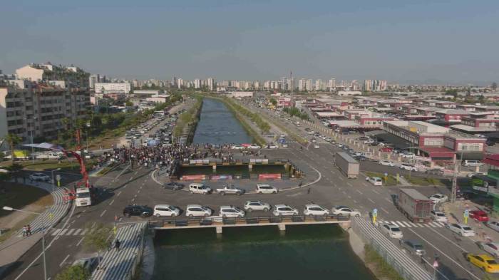 Yeşiloba Oto Galericiler Köprüsü Açıldı